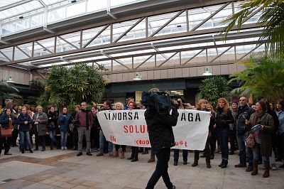 2016 01 19 ProtestaImpagosLinorsaConcelloVigo09.JPG